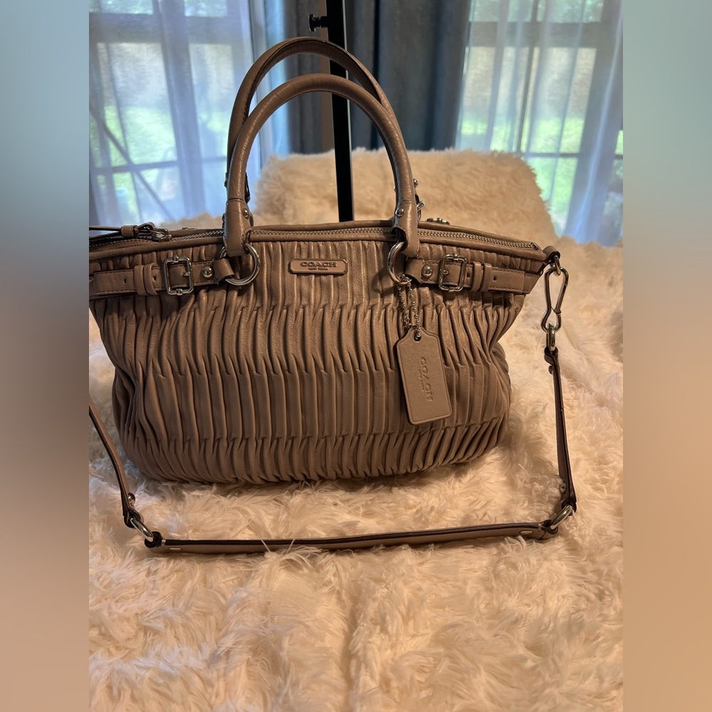 Coach light grey gathered  Leather Handbag, shoulder bag